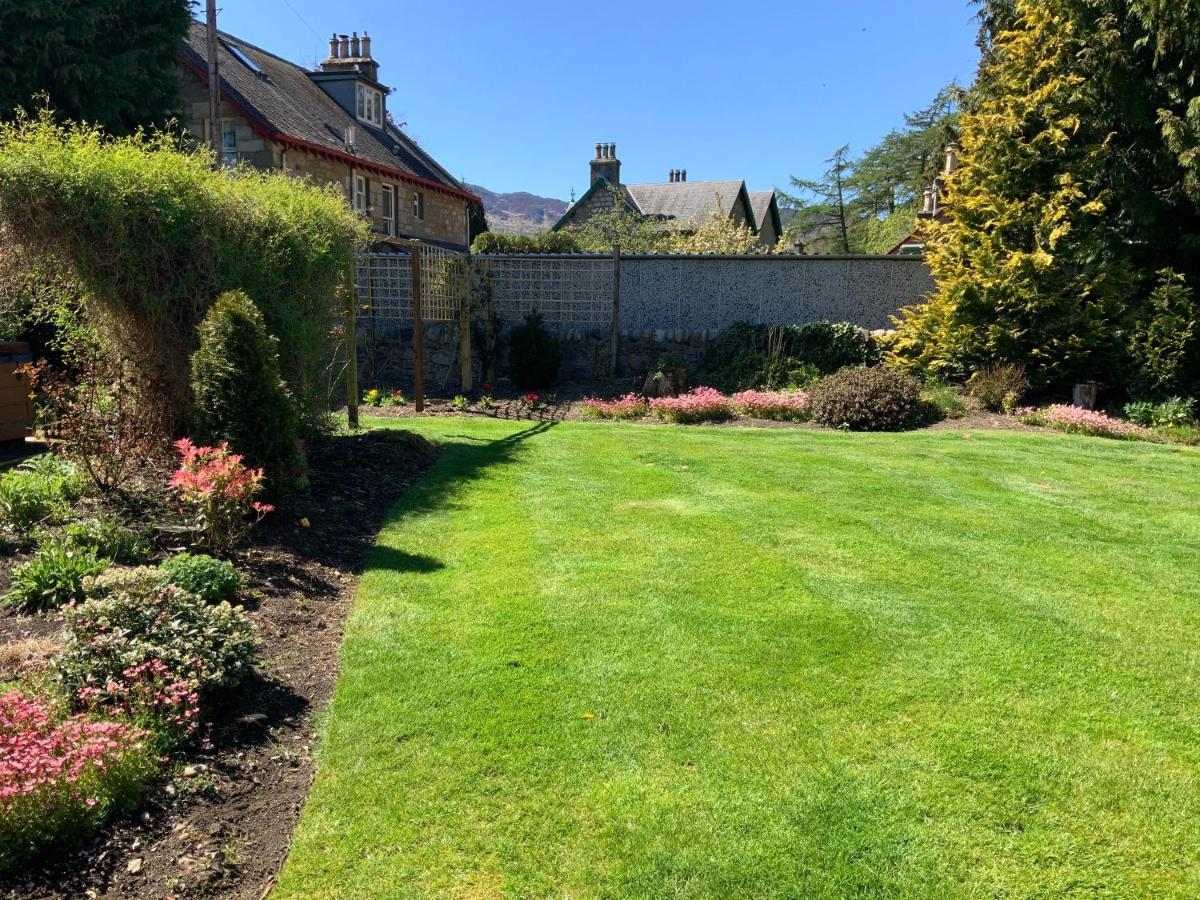 The Claymore Guest House And Apartments Pitlochry Exterior photo