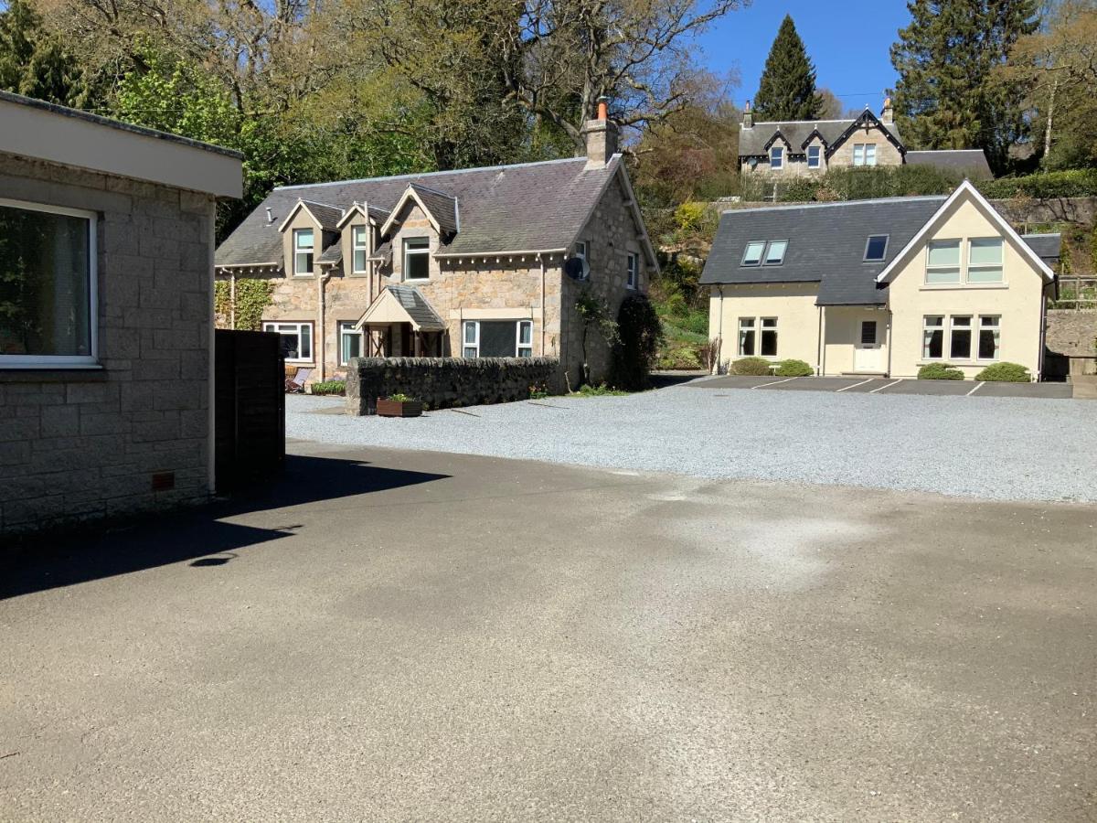 The Claymore Guest House And Apartments Pitlochry Exterior photo